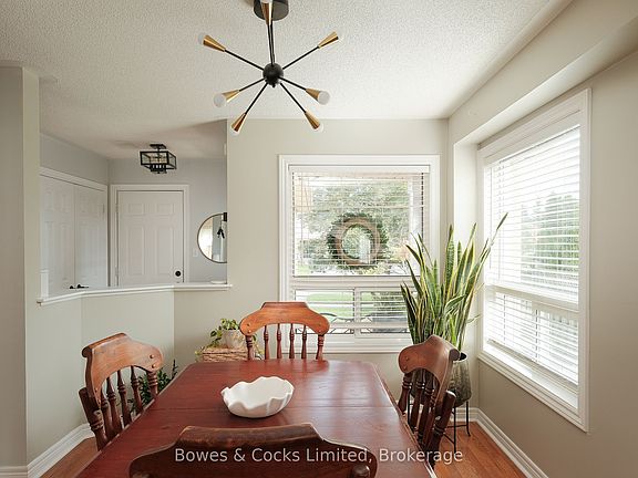5th image of 407 Spillsbury Dr