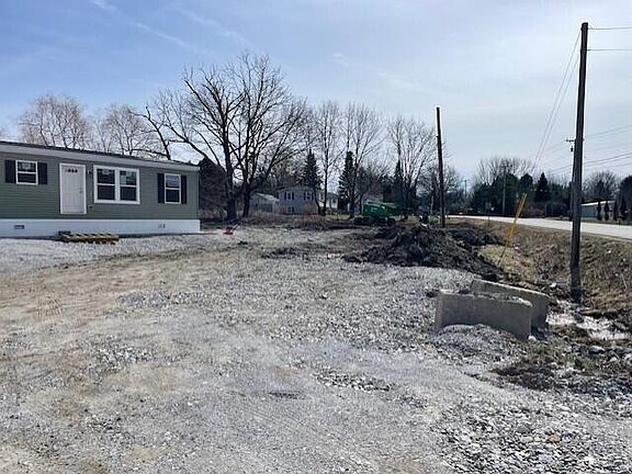 3rd image of 295 Old County Road