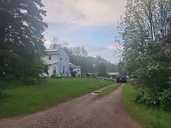 2nd image of 4560 Cole Rd