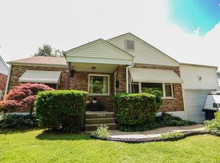 7923 E Yorkshire Dr, Saint Louis, MO 63123