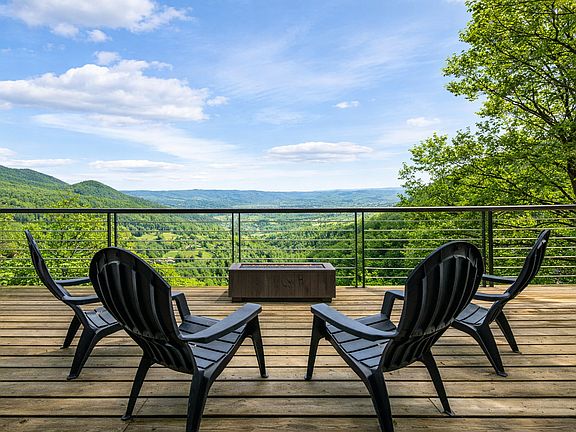 4th image of 1134 Maple Ln