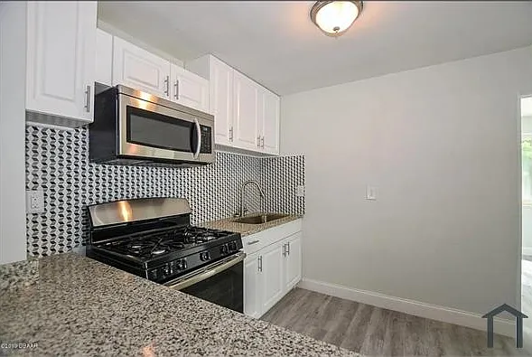 3 bed, 1310 sqft, $1,900 — Photo 2