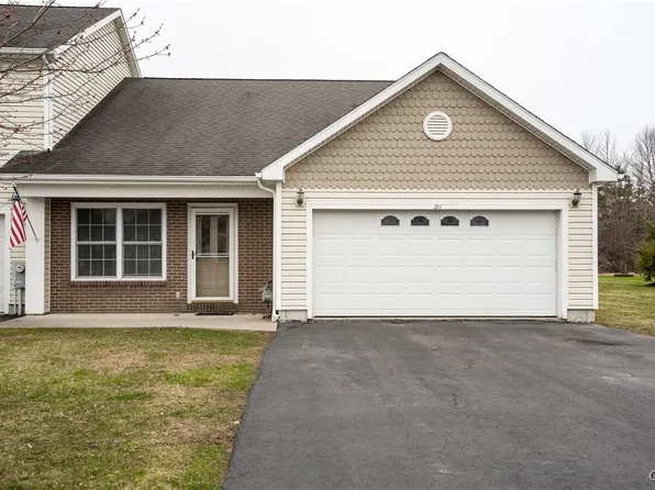 211 Edmund St, Sackets Harbor, NY 13685