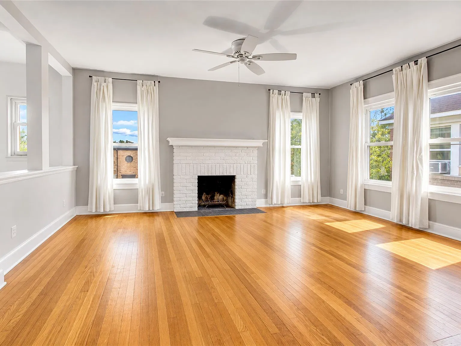 2 bed, 1.0 bath, 1640 sqft, $1,795 — Photo 3