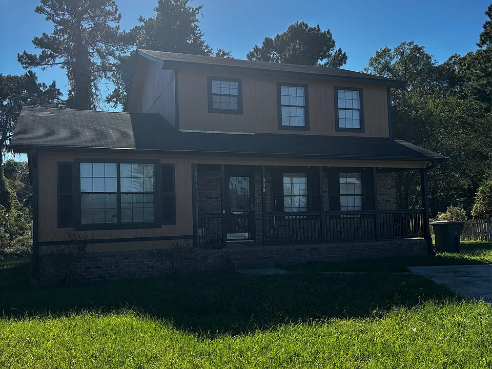 939 Highland Dr