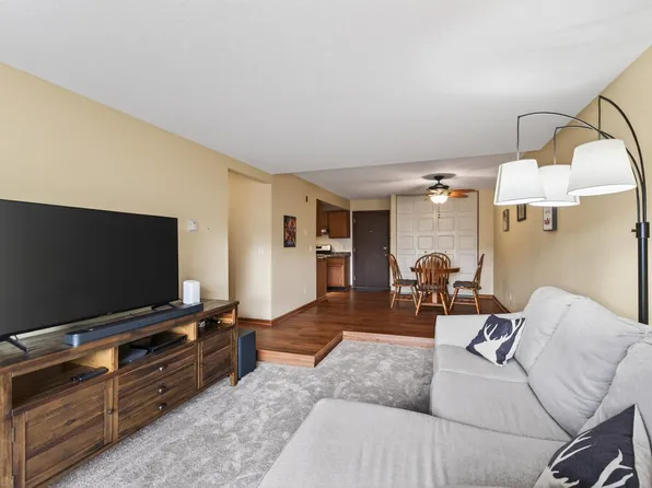 1601 N Innsbruck Dr #202NE, Minneapolis, MN 55432