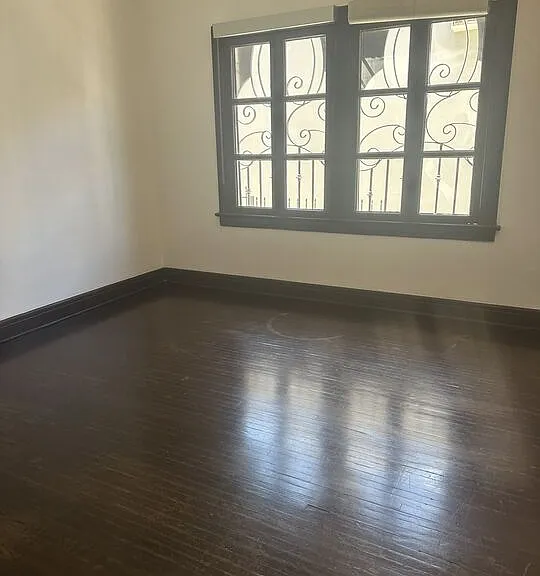 156 N Kenmore Ave — Photo 5