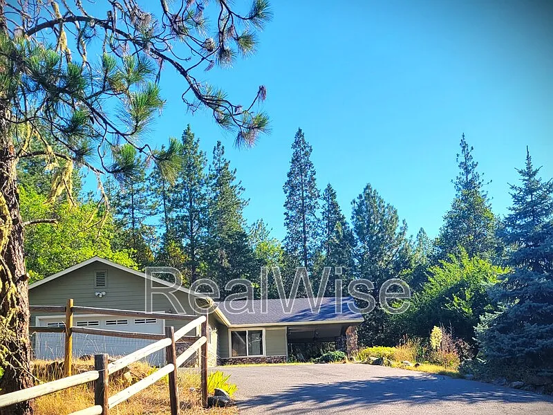 373 Donet Ln