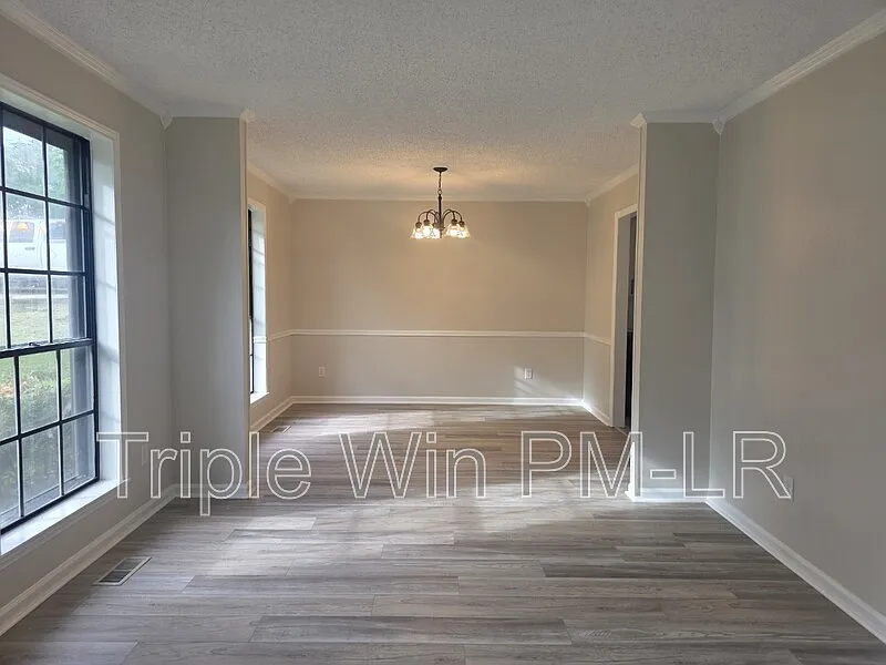 3 bed, 2.0 bath, 1749 sqft, $1,850 — Photo 3