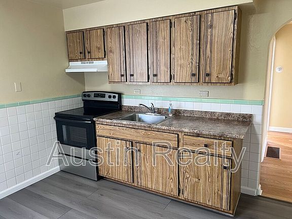 2nd image of 2820 Ashby Rd