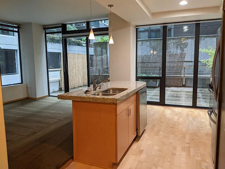 2716 Elliott Ave #306 — Photo 5