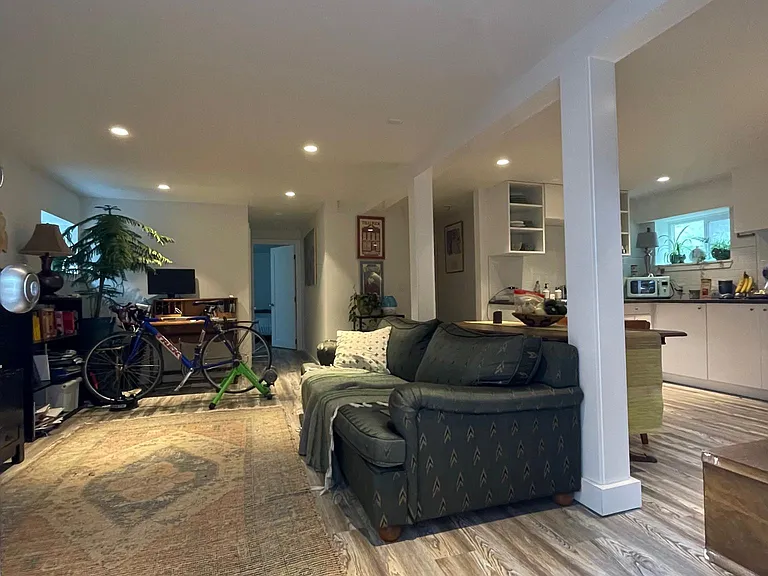4732 35th Ave NE #B — Photo 3