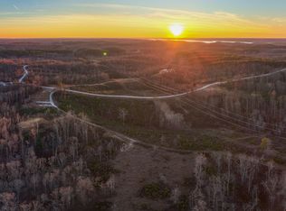 1155 Bear Hollow Dr, Waverly, TN 37185