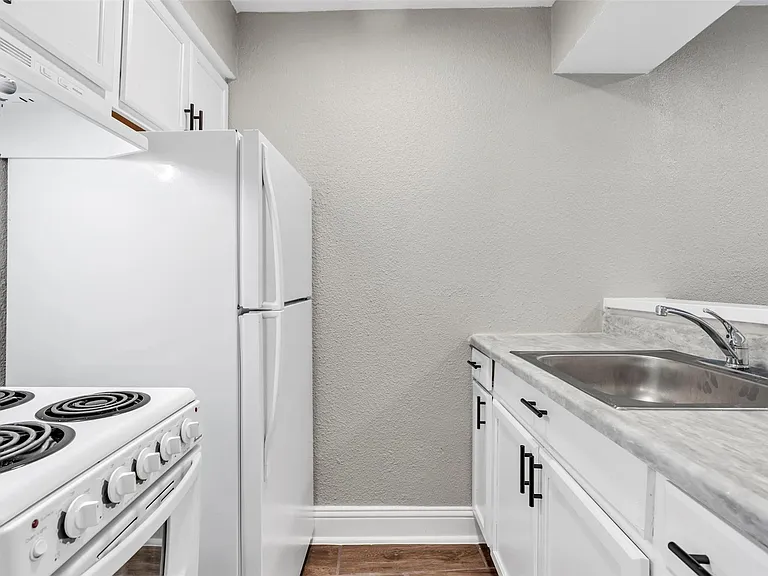 1423 Hawthorne St #2 — Photo 6