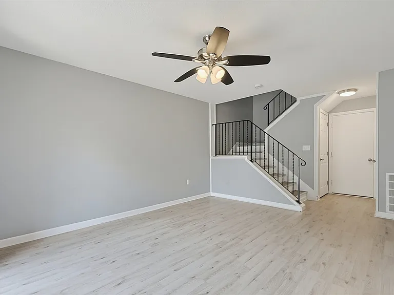 167 Greenbrook Dr #167 — Photo 10