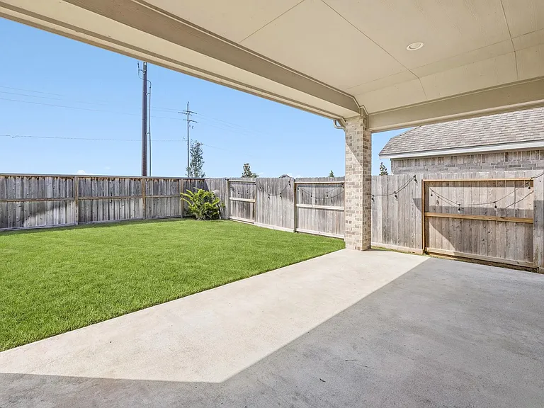 11951 Sawgrass Dr — Photo 24