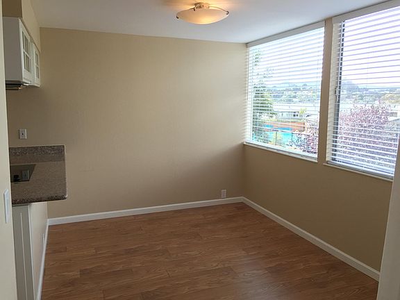 5th image of 19 Andrew Dr #0
