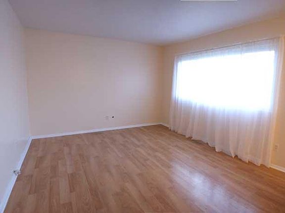 5th image of 6512 Almont Dr