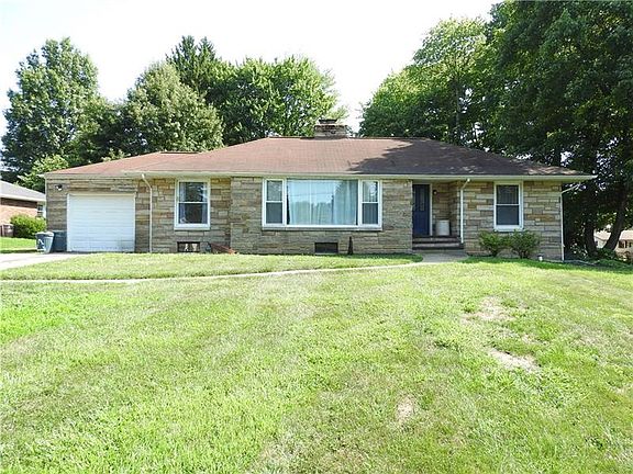 3rd image of 100 Blue Grass Dr