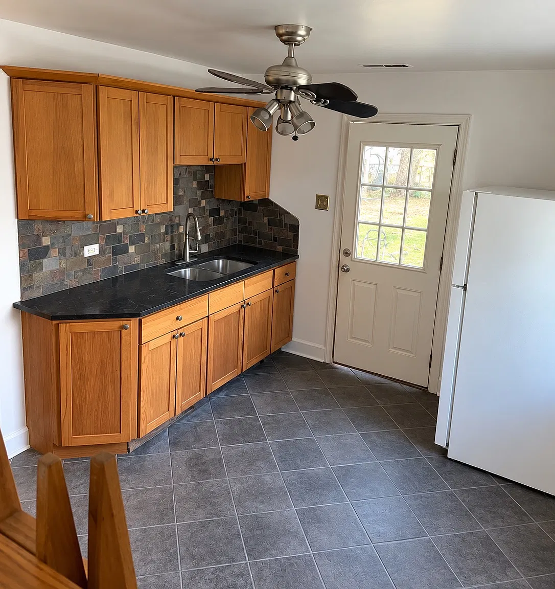 2 bed, 740 sqft, $2,200 — Photo 1