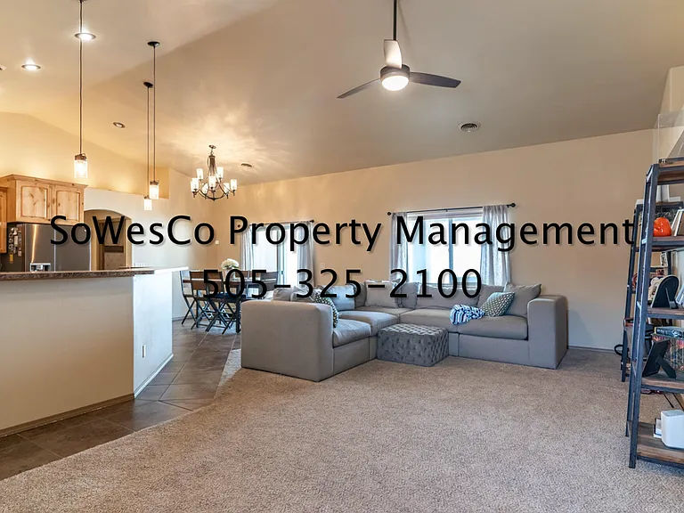 601 Sophia St — Photo 2