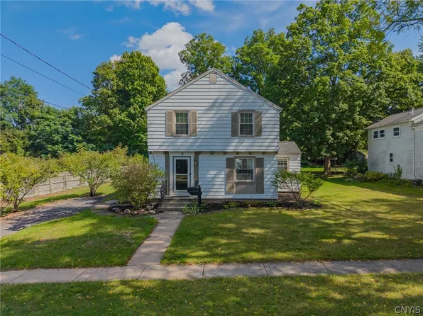 7 McHarrie St, Baldwinsville, NY 13027