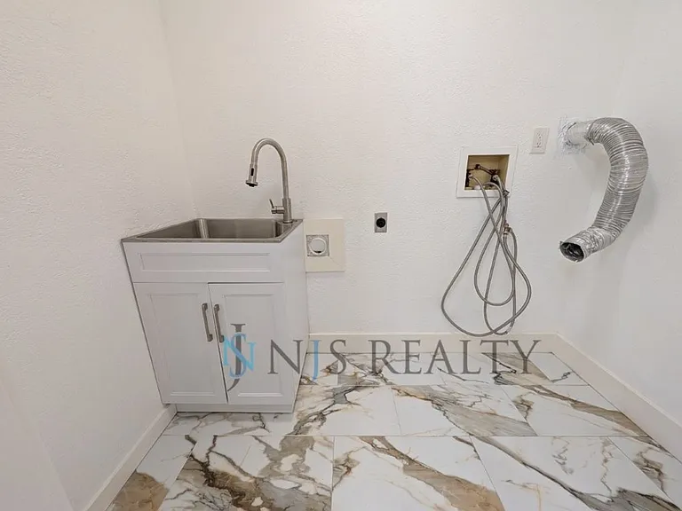 1342 Belleair Rd — Photo 18