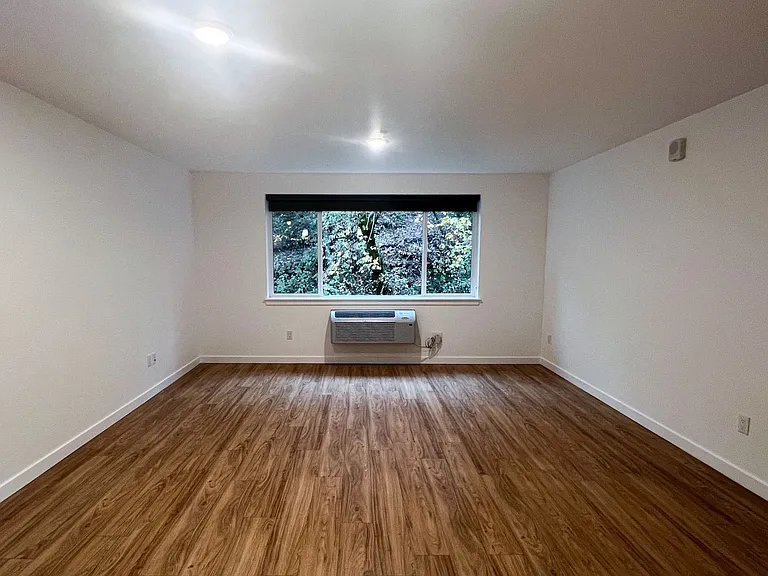Leeward Apartments — Photo 44