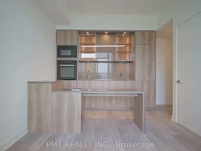 11 Yorkville Ave #4210 — Photo 2