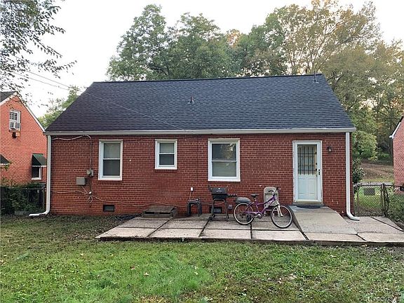 2nd image of 2109 Mimosa St