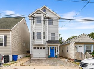 15 2nd St, Highlands, NJ 07732