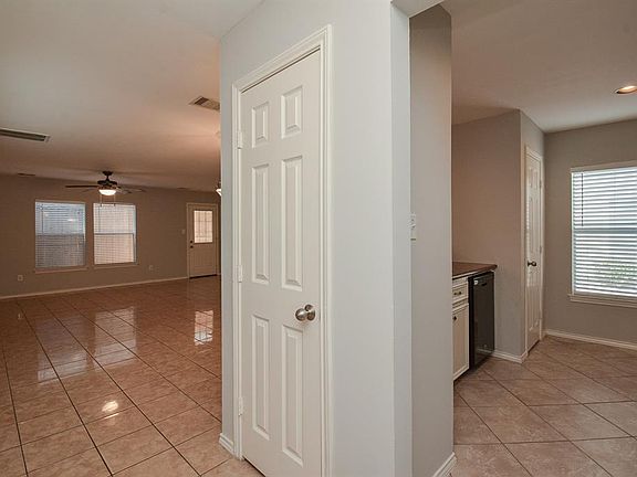 3rd image of 2710 Woodridge Manor Drive