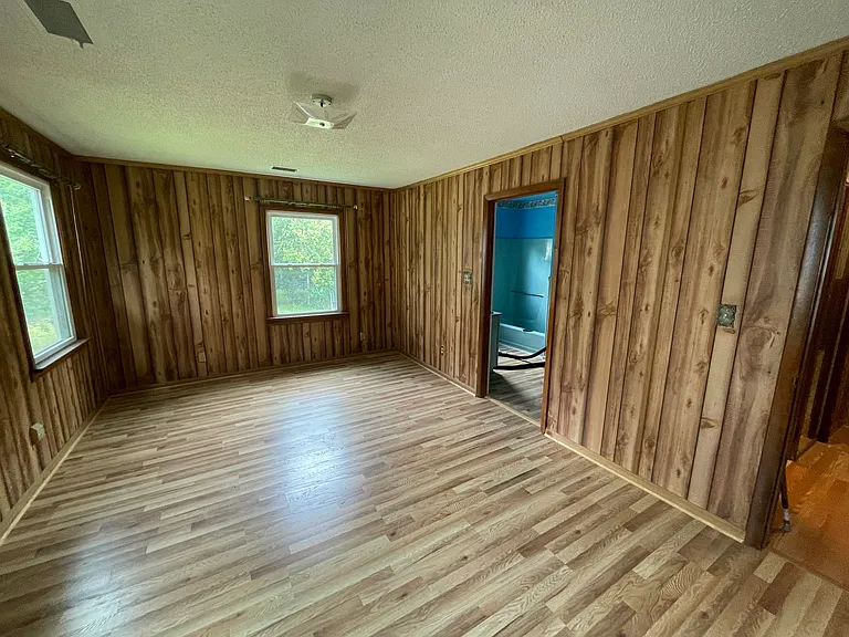 2002 Hutton Dr — Photo 16