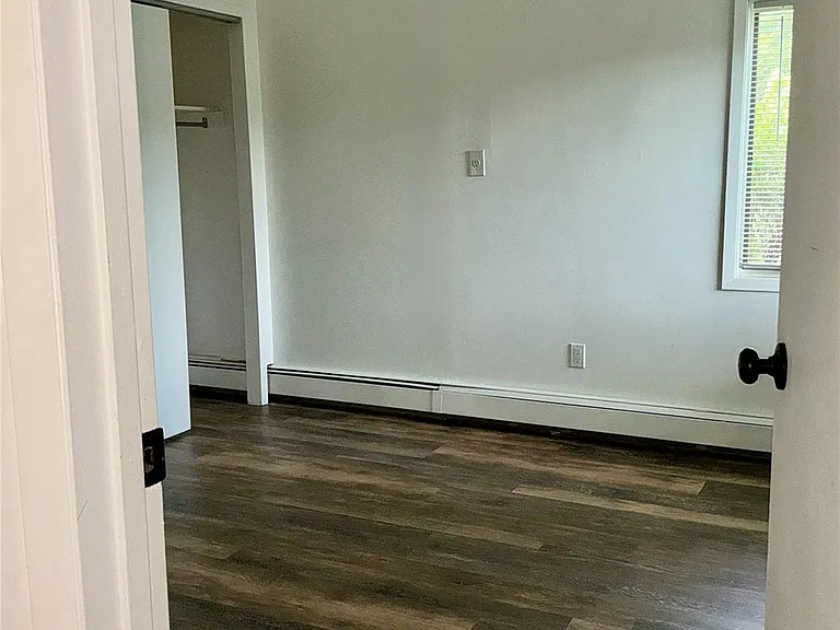 31 Cottage Dr — Photo 8