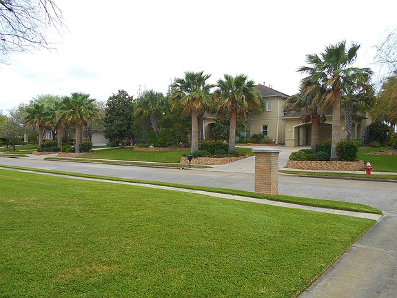 4th image of 1303 Lakeway Dr