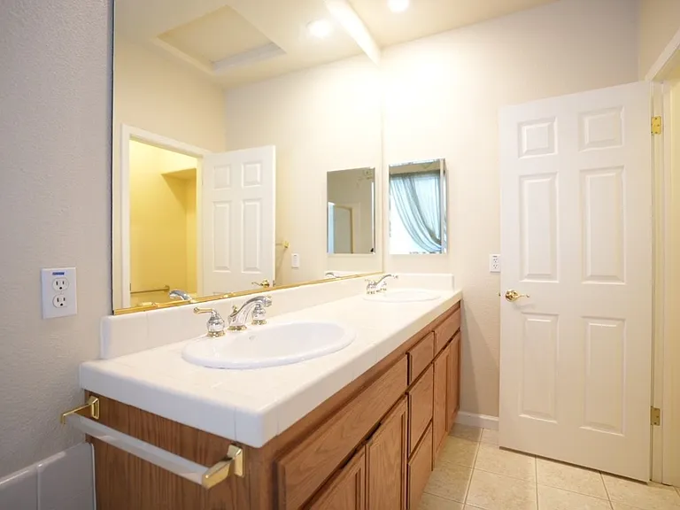 54 Summerbrooke Cir — Photo 21