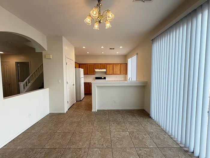 4 bed, 2.5 bath, 1682 sqft, $2,035 — Photo 4