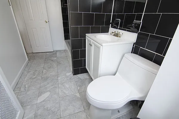 Rented by Ivey North LLC | media 33