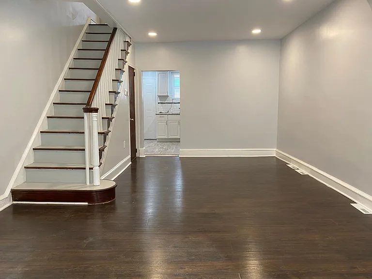2045 Sigel St — Photo 1