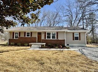 606 Rickenbacker Dr, Tullahoma, TN 37388