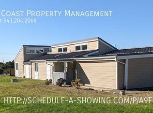 1516 NW Bayshore Dr, Waldport, OR 97394