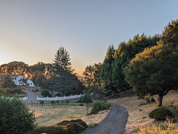 4th image of 4979 Acacia Way