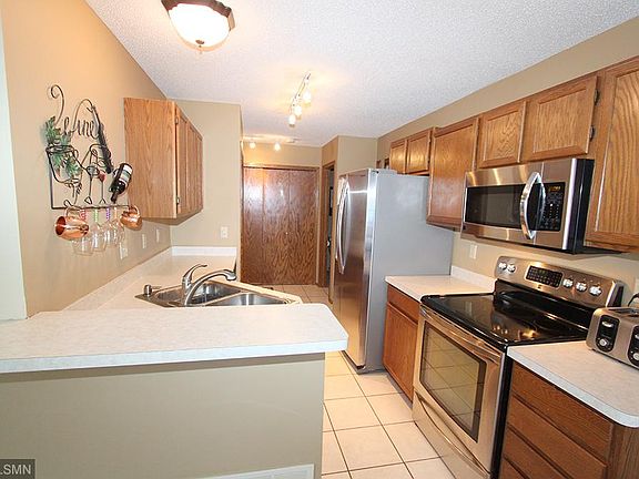 3rd image of 155 Primrose Ct