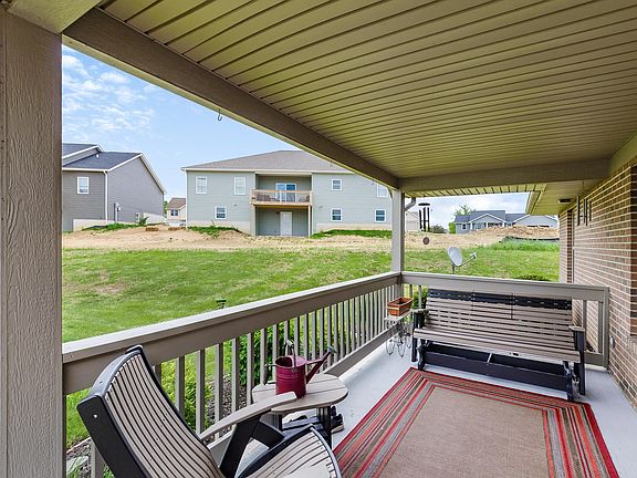 5th image of 118 Foster Dr