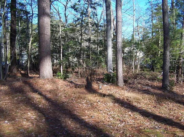 8 Parker Rd, Reedville, VA 22539