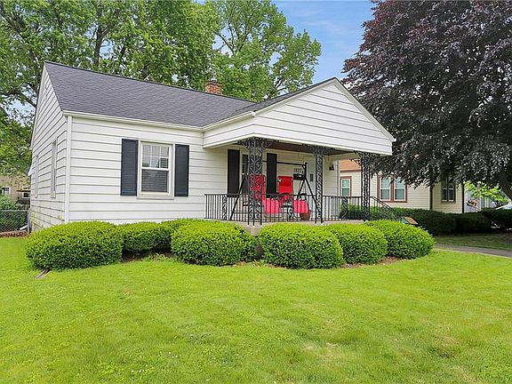 3rd image of 1827 Ellen Dr