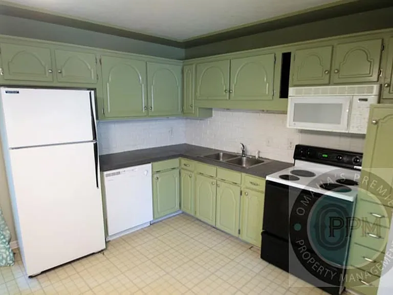 3442 S 88th St — Photo 2