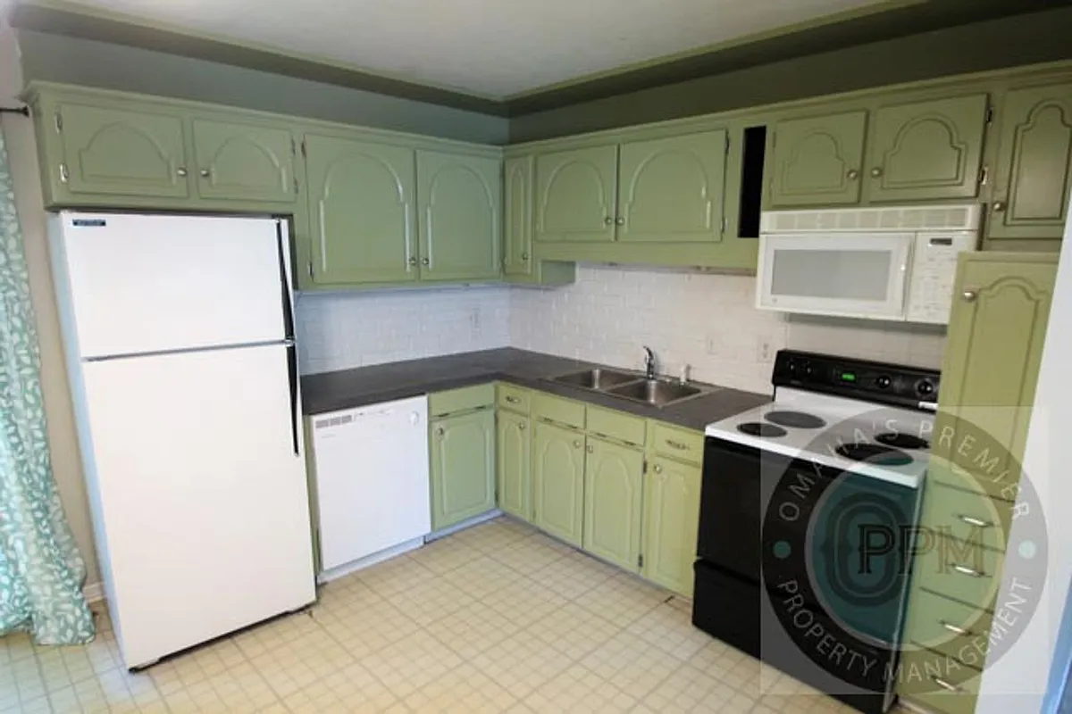 Building Photo - 3442 S 88th St