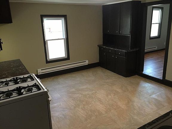 5th image of 2943 California St NE APT 2