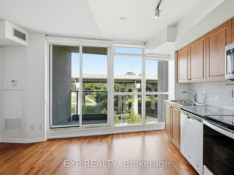 209 Fort York Blvd #667 — Photo 11
